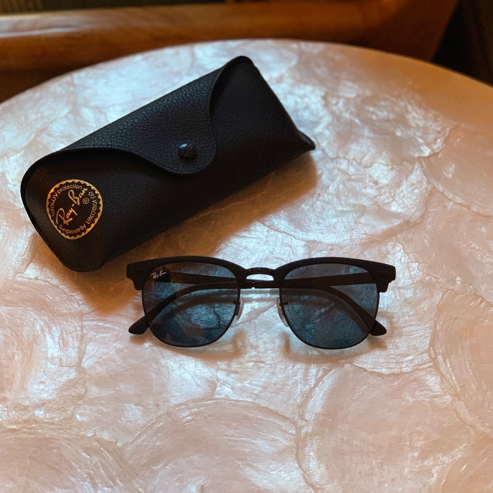 Ray-Ban Clubmaster Metal in matte black/dark blue